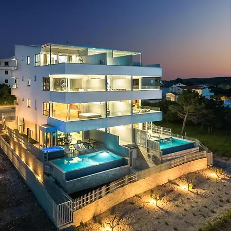 Oceanfront Apartman *